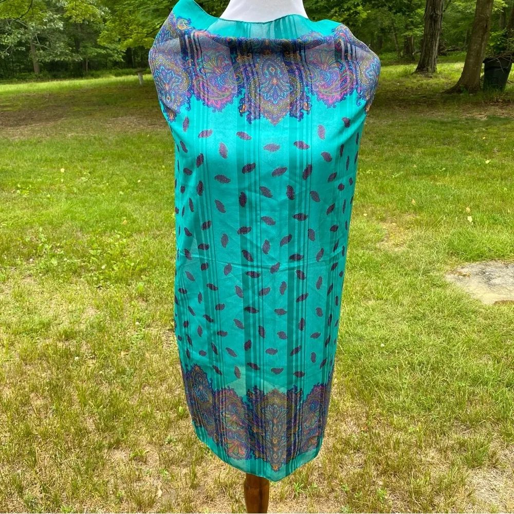 I. SHALOM SCARF ITALY VINTAGE GREEN BLUE RED LARGE SQUARE PAISLEY ACCESSORY